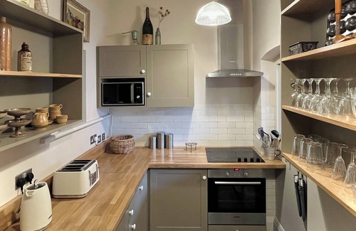 East Horrington Cottage | Easel Cottage near Wells: comfortable quirky cosy