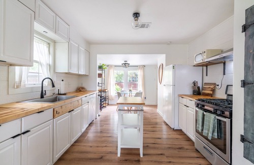 East MLK House | East Austin - Retro Vibes and Charm