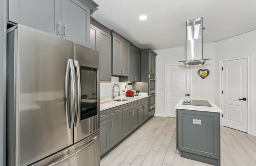 Gulf Breeze House | East Bay Lodge- Huge Family Home Minutes From Beach and Golf- Pet Friendly - Huge Lot w/Fruit Trees