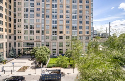 East Cambridge Apartment | East Cambridge 2BR w/Gym & W/D, near Lechmere T