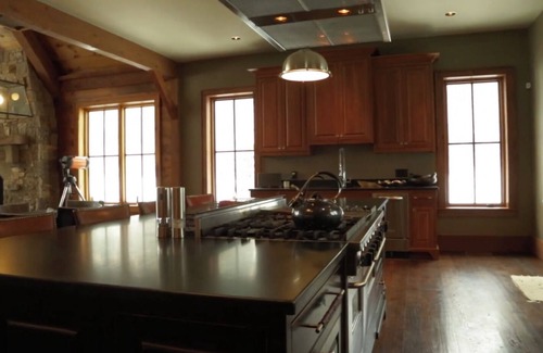 Telluride House | East End 5BR luxury home w/Views, Home Theater Rm, HOT TUB & Amenities GALORE!