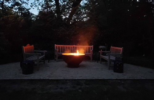 East Hampton North House | East Hampton Village- Close to Everything. Knockout Pool and Grounds
