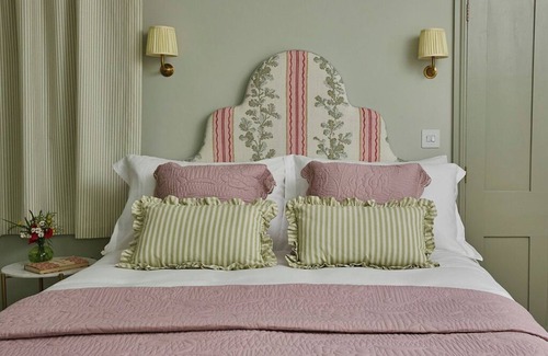 Dedham Cabin | East Lodge is set on edge of the beautiful Langham Hall Estate
