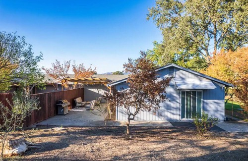 Geyserville House | East Lytton Station Vineyard House