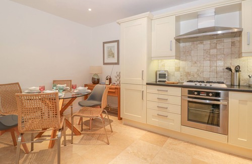 Flamborough House | EAST NEWK COTTAGE, pet friendly, with a garden in Flamborough