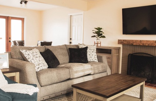 Salinas House | East of Eden - Beautiful Home Near Monterey Bay