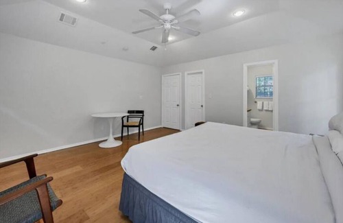 East MLK Apartment | East Side Studio with Private Yard and Kitchenette