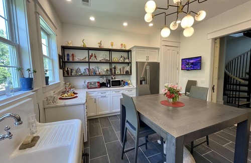 Georgetown House | East + West 2-SUITES Georgetown KY Bleubird Studio + Suites llc 5mKHP,30min Ark,