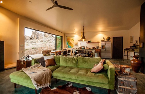 Lone Pine House | East Wind, unique house with majestic views