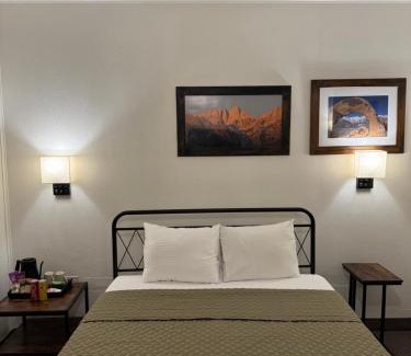 Independence Hotel | Eastern Sierra Motor Lodge