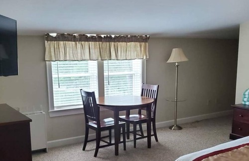 North Conway Resort | Eastern Slope Inn Resort Timeshare Rental July 9th to 16th only. Price reduced!
