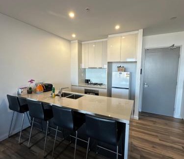 Eastgardens Apartment | Eastern Suburbs APT near Beach and Shopping mall