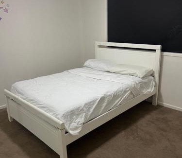 Redbank Plains House | Easy Access accomodation