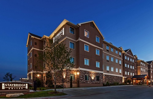 Fossil Creek Apartment | Easy Access to Convention Center | Free Breakfast + Outdoor Pool