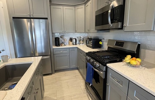 Tri-Cities House | Easy access to I82. Almost new, spotless and spacious close to Trac and Richland