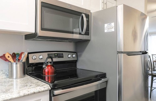 Tri-Cities Apartment | Easy Commute, Clean, Private Parking 2/1 #3507C