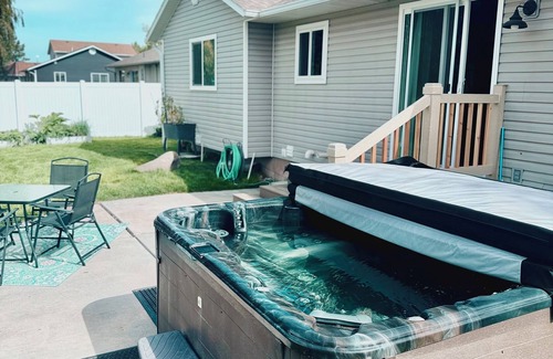 Ammon House | Easy day trips to the Tetons & Yellowstone