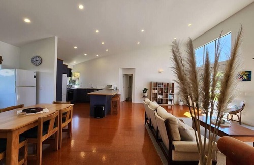 Hahei House | Easy Days Hahei on Cathedral Court, Easy Days Hahei on Cathedral Court