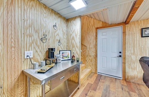 Texarkana Apartment | Easy I-30 Access: Cozy Texarkana Apt w/Essentials