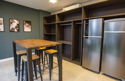 Alto da Gloria Apartment | Easy Life Campos Salles by Xtay