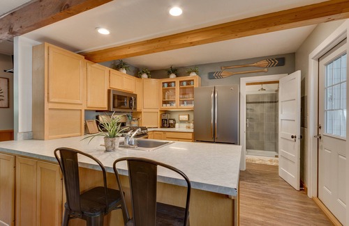 Tahoma Cabin | Easy Living: 1 BR, 1 BA in Tahoma, Sleeps 2