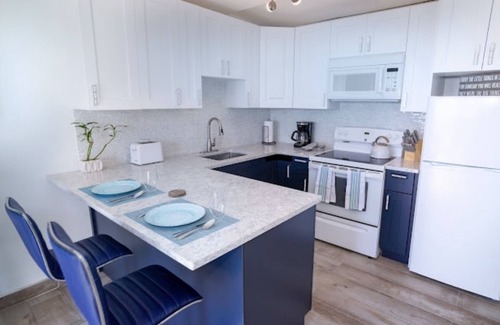 Estate Frenchman Bay Apartment | Easy location, Ocean view, Sunsets, Jeep Available, Solar, Battery Power, Wifi