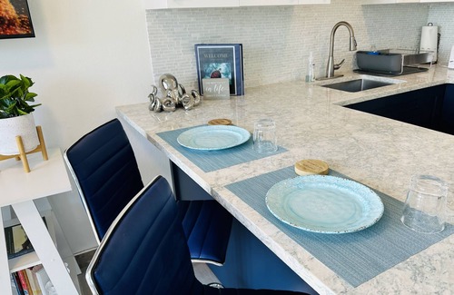 Estate Frenchman Bay Apartment | Easy location, Ocean view, Sunsets, Jeep Available, Solar, Battery Power, Wifi