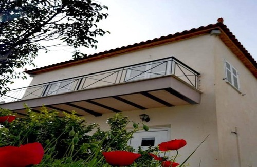 Kalloni House | Easy-peasy Holiday Home in Kalloni with Balcony