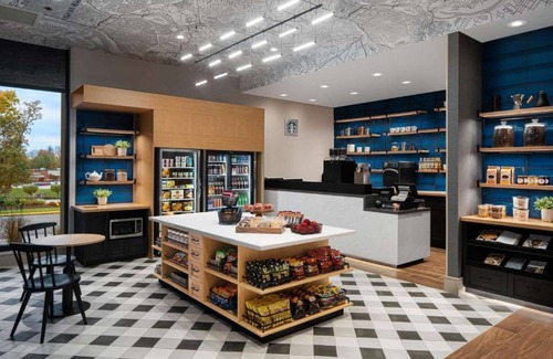 King of Prussia Hotel | Easy Philly Access | Dining. On-Site Bar. Pool.