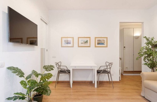 Tricolore Apartment | Easylife - Amazing studio with botanic touch in the Center