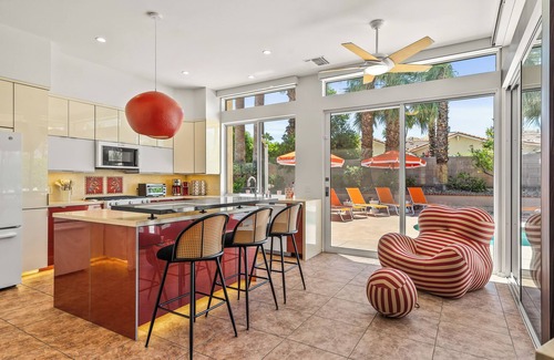 Sonora Sunrise House | Eat Play Love – Designer Palm Springs Home with Pool, Mountain Views, Games & Outdoor Dining