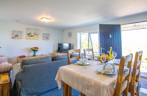 Icklesham House | Ebb n Flow - 2 Bed Bungalow - Looks over Nature Reserve & Beach - Ideal secluded bungalow - parking