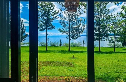 Kagano Apartment | Eben Lake Kivu Cottages and Villas
