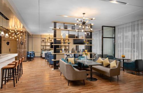 Gangbei District Hotel | Echarm Hotel Guigang Wanda High Speed Railway Station