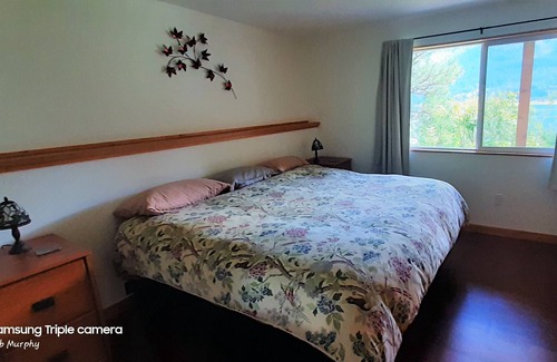 Central Kootenay Apartment | Echo Beach, relax, chill.Check in 3 pm - midnight. Checkout by 10 am