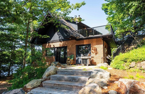 Baysville Villa | Echo Beach Summary: E