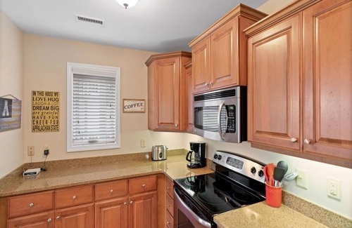 Foscoe Condo | Echota Wintergreens 1712- Mountain Condo, Gated Resort, Indoor/Outdoor Pools and Hot Tub, Fitness.