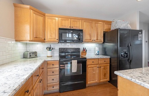 Foscoe Condo | Echota Wintergreens 1732- Mountain Condo, Top Floor, Gated Resort, Indoor/Outdoor Pools and Hot T.