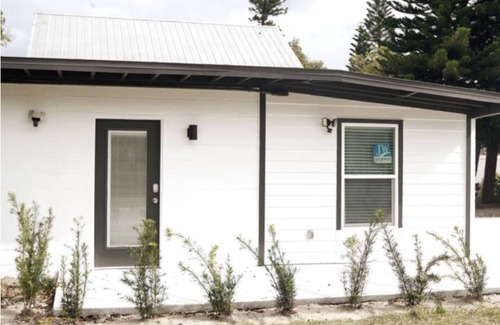 Northeast Orlando House | Eclectic 1 Bedroom Apt in Downtown Orlando. 15mins from Airport & UCF.