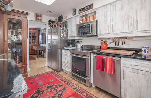 Brookline House | ECLECTIC ▪︎ 3 BDRM ▪︎ 3 BATH ▪︎ PATIO ▪︎ EV CHARGER ▪︎ GARAGE ▪︎ MIN TO DNTWN