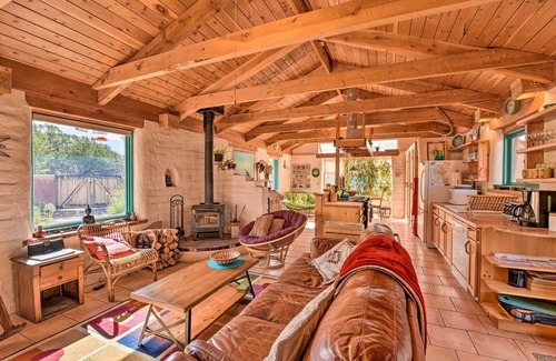 Baca Grande Cottage | Eclectic Adobe Crestone Cottage w/Patio + Yard!