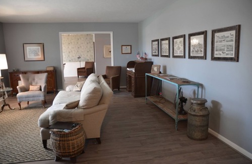Westminster House | Eclectic Country Ranch, Great for Families! (Trenton, Leonard, Whitewright)