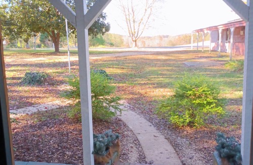 Vale Other | Eclectic Edition 2 bedroom Historic Farmhouse circa 1885 nNo Ghosts Serene Vale