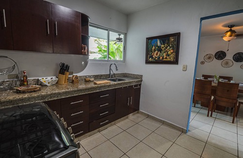 Merida House | ECLECTIC House w/3BR AC, Pool & Great LOCATION!