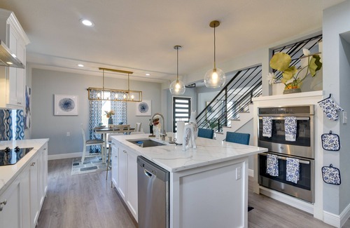 Riverside Terrace House | Eclectic Houston Home w/Pool Table, 5 Mi to Dtwn