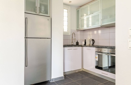 Vouliagmeni Apartment | Eclipse Vouliagmeni Center