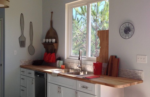 Waveland Cottage | ECO-Beach House in the Trees