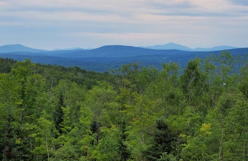 Bingham Cabin | Eco Cabin, sleeps 2-4 with 90 mile views, directly on the ATV trails!
