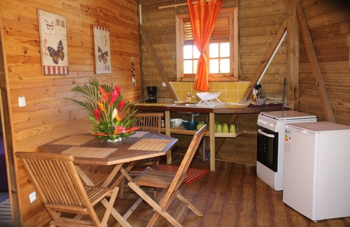 Le Robert Cottage | eco-friendly bungalows/1 disabled access/2 rooms/wifi/pool
