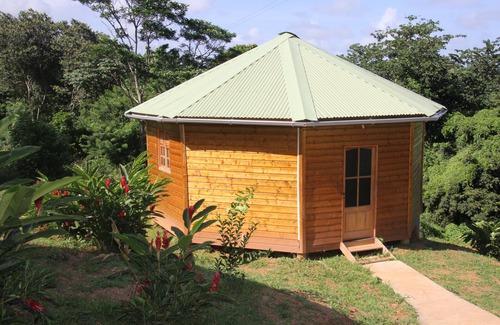 Le Robert Cottage | eco-friendly bungalows/1 disabled access/2 rooms/wifi/pool